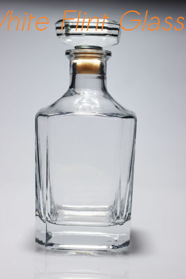 İyi fiyat 700ml Şeffaf Cam Likör Şişeleri/Viski Cam Şişe çevrimiçi